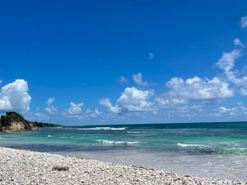 Plage de gros sable au helleux sainte anne