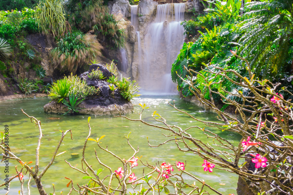 Cascade et rivière